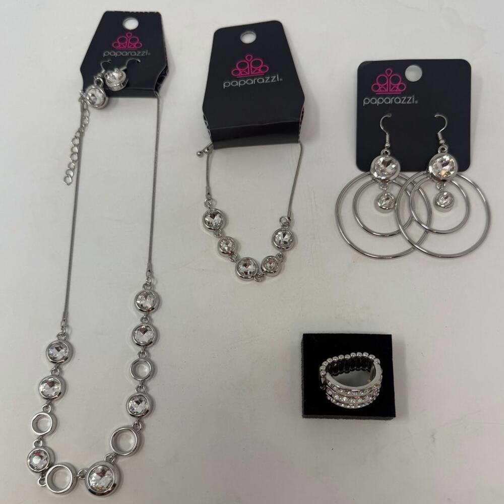 Paparazzi Necklace Bracelet Ring Two Sets of Earrings Silver Circle Rhinestone‎